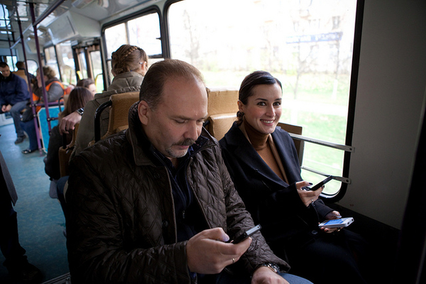 Канделаки покаталась в троллейбусе