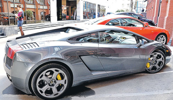 Канделаки покаталась в троллейбусе