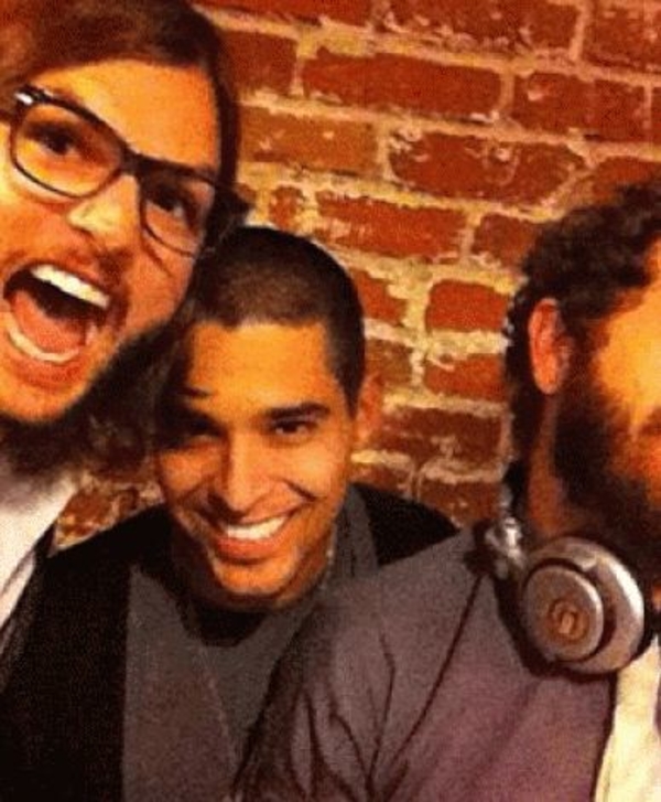 Эштон Катчер "зажигает" в ночных клубах