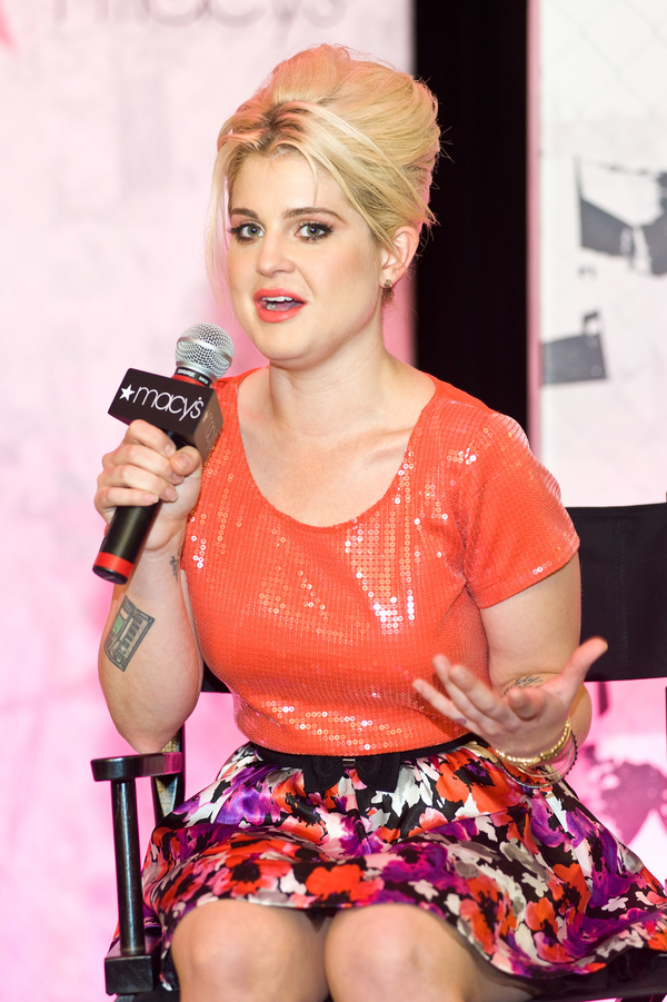 Келли Осборн избили?