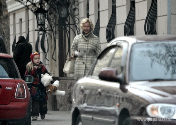 Татьяна Лазарева показала папарацци свою младшенькую