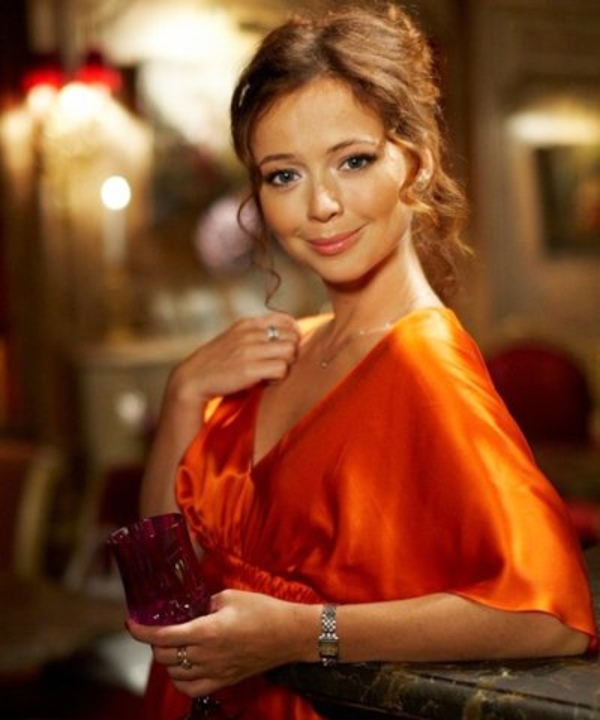 СМИ: Дочь Елены Захаровой погубила негативная роль матери