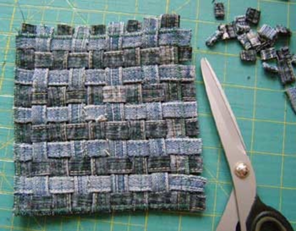 Подставка для чашек из... старых джинсов