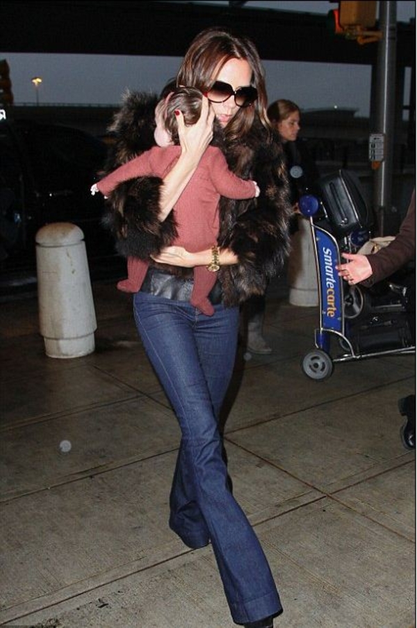 Look дня: Виктория и Харпер Бекхэм