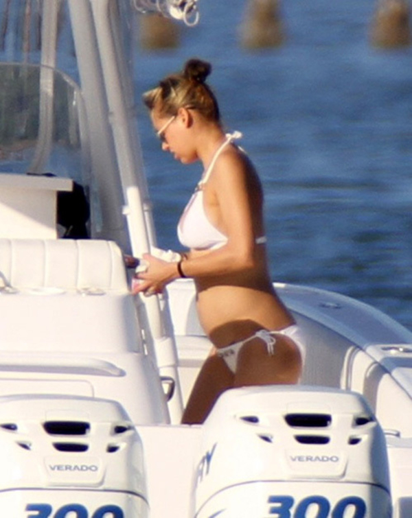 Анна Курникова наконец-то беременна