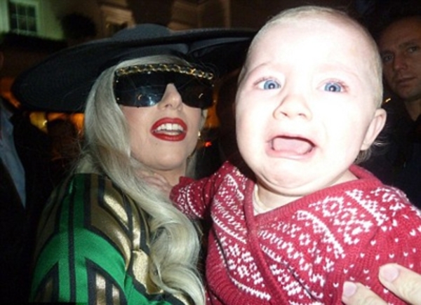 Из-за Lady Gaga разрыдался младенец