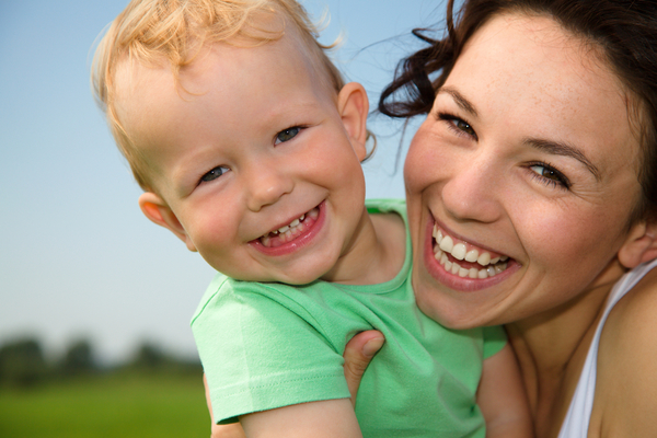 На заботу о детях у женщин уходит треть жизни