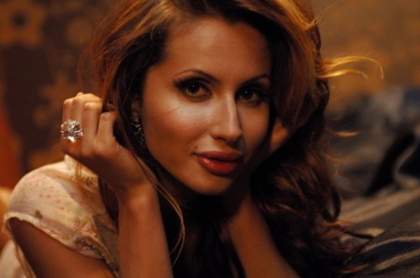 Светлана Лобода вышла на сцену в нижнем белье