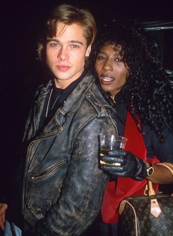 Певица Синита рассказала о теле 20-летнего Бреда Питта