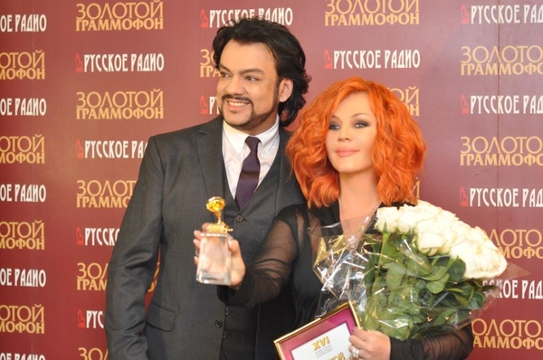 Филипп Киркоров подарил Ирине Билык свой Золотой Граммофон