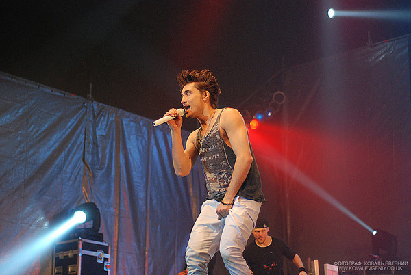 С треском провалился концерт Димы Билана