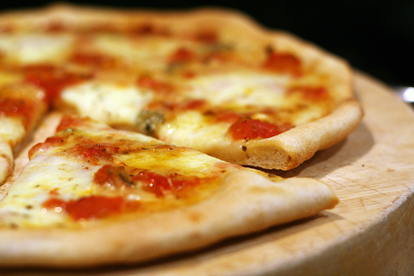 Готовим пиццу Четыре сыра (ВИДЕО)