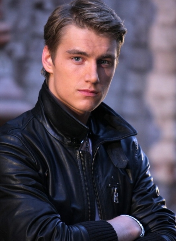 Dating Battle: Алексей Воробьев против Стаса Пьехи