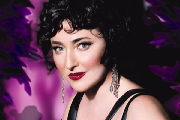 На концерте Лолиты зритель встал с инвалидной коляски