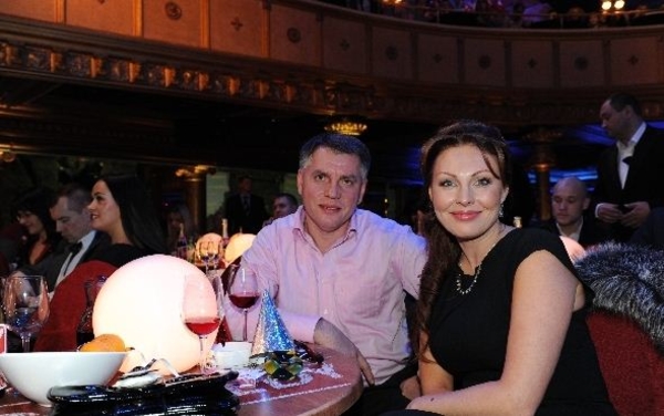 Наталья Бочкарева вышла в свет с мужем