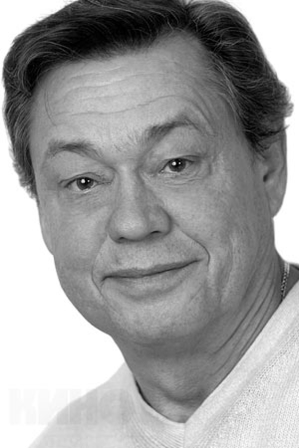 Николая Караченцова выписали из больницы