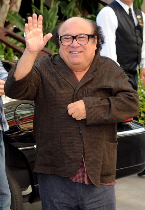 Голливудский актер Дэнни де Вито учит русский язык