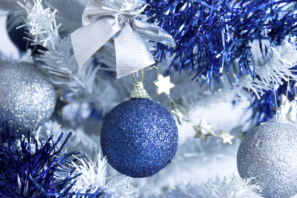 Как правильно украсить елку в Год Дракона