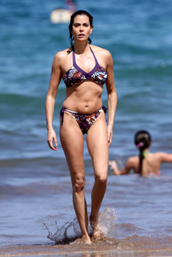 Итоги 2011: Звезды в нелепых купальниках