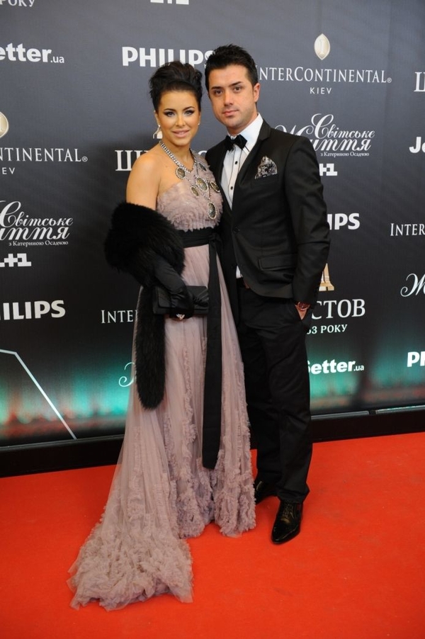 Телепроект Світське життя вручил звездам премии Золотий капелюх