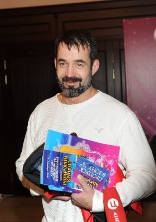 Дмитрий Певцов сменил имидж