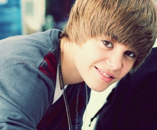 Джастин Бибер читает рэп