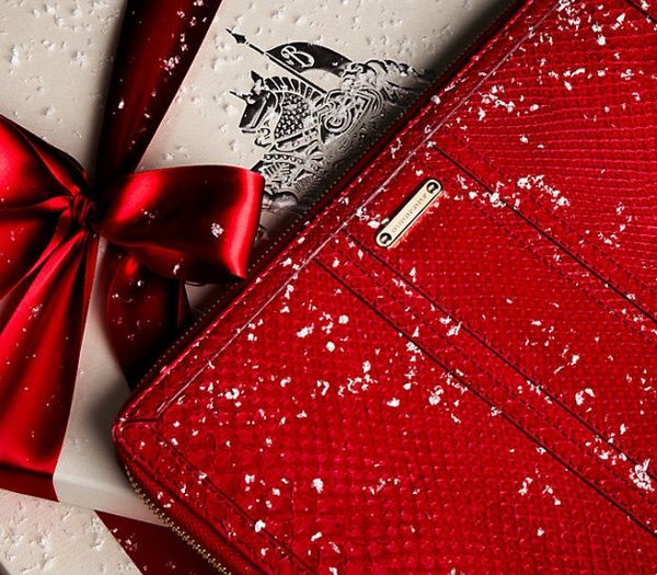Праздничная коллекция подарков от Burberry