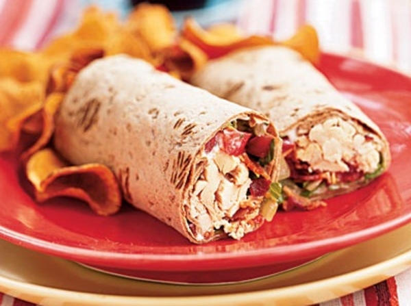 ТОП-3 рецепта салата из курицы на Новый год