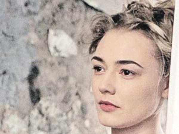 Собчак, Акиньшина и Михалкова позировали на морозе