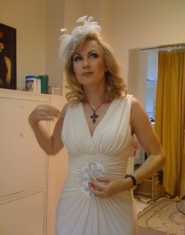 Солистка Миража выходит замуж за своего фаната