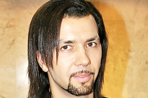 В Сеть попало скандальное видео с солистом Чай Вдвоем