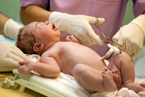 Малыш в роддоме: первые дни жизни