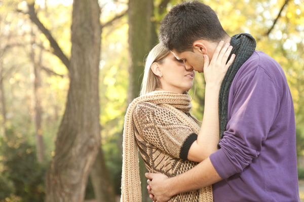 Почему мужчин привлекают женщины постарше