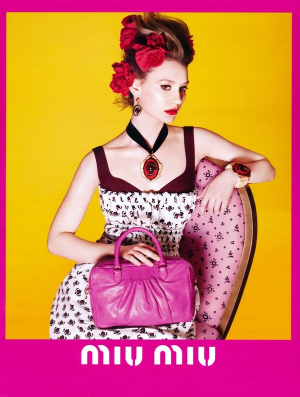 Актриса Миа Васиковска – новое лицо бренда Miu Miu