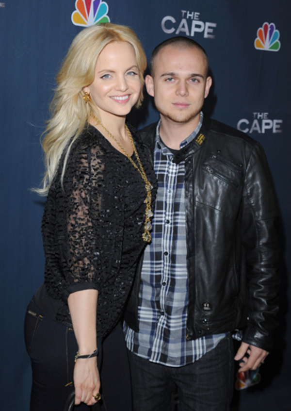 Звезда фильма Красота по-американски, Мина Сувари, подала на развод