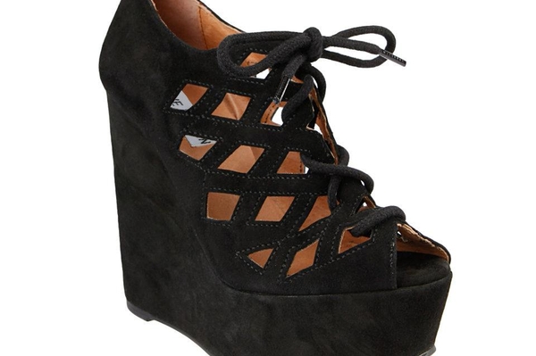 Facebook.com / Steve Madden Ukraine