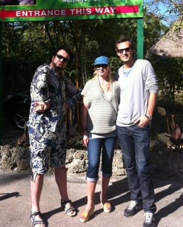 Кристина Орбакайте показала округлившийся животик