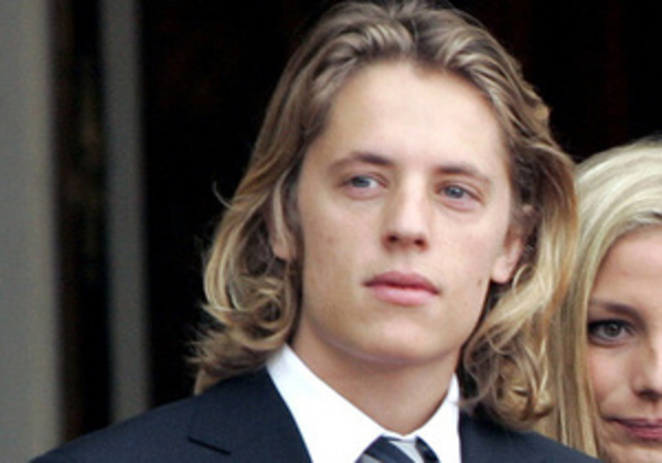 СМИ: Сын Саркози попал в больницу после вечеринки в одесском клубе