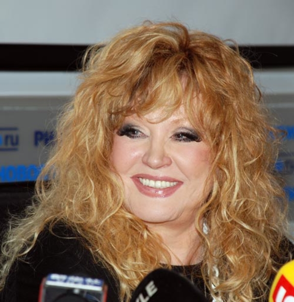 Алла Пугачева переименует подмосковную деревню Грязь?