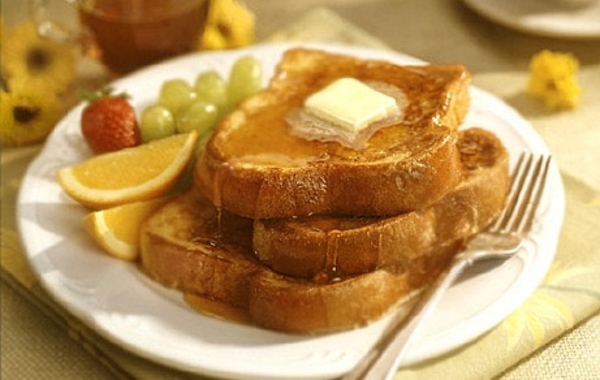 Как приготовить французские гренки на завтрак (ВИДЕО)