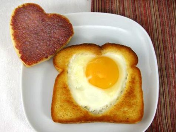 ТОП-5 рецептов яичницы на завтрак