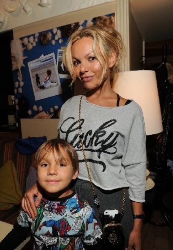 Звезды вывели своих детей в свет