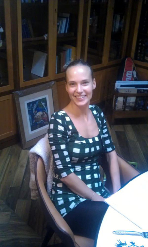 Глюкоза обнародовала фотографии без макияжа