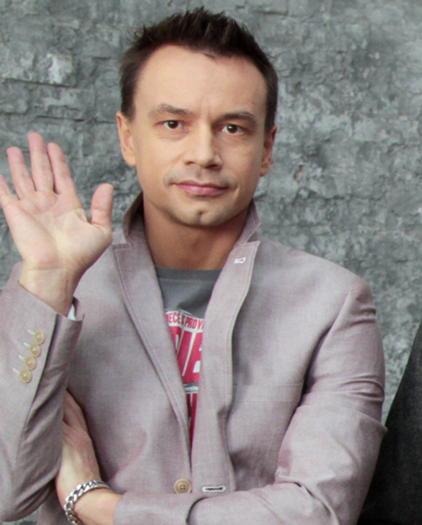 Солист Дискотеки Аварии попал в ДТП