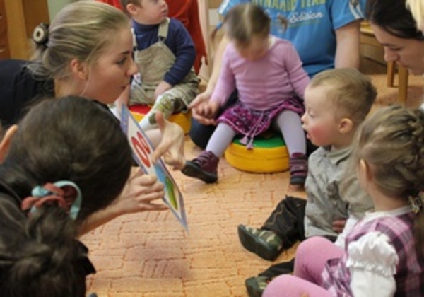 Для детей с синдромом Дауна соберут деньги на программы раннего развития