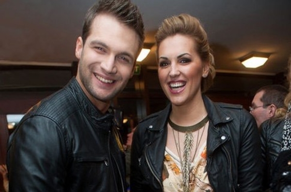 Яна Клочкова вышла в свет с новым парнем