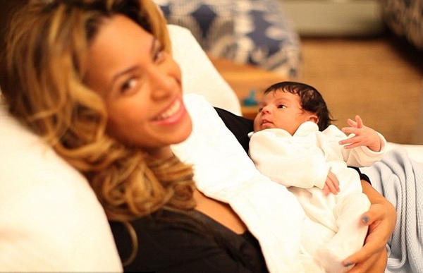 В Сеть попали первые фотографии дочери Бейонсе и Джей Зи