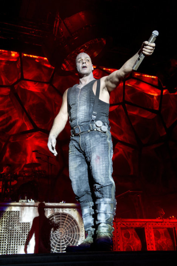 Rammstein в Москве: Огненное шоу и прославление Ленина