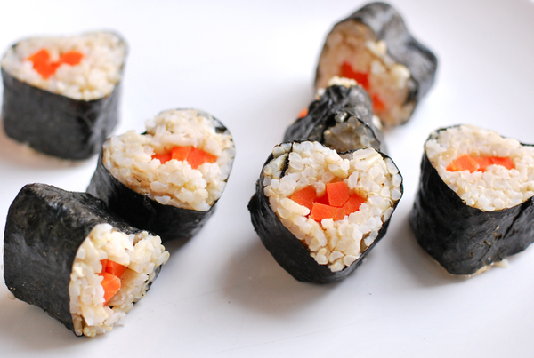 Как приготовить суши на День святого Валентина (ВИДЕО)