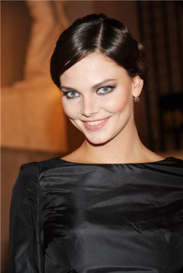 Лиза Боярская вернется в театр сразу после родов